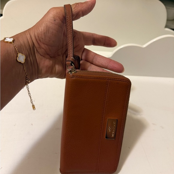 Cole Haan Tan Leather Wallet with Sleek Design - Picture 12 of 14